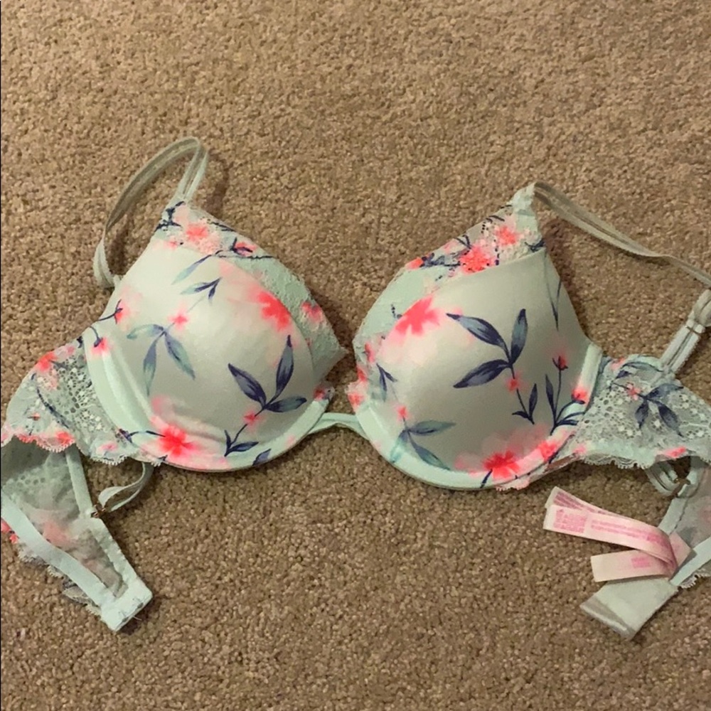 VS PINK BRA!!